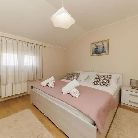 דירה Penelope זאדאר