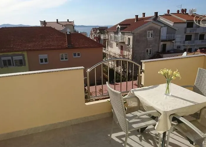 佩内洛普公寓 *